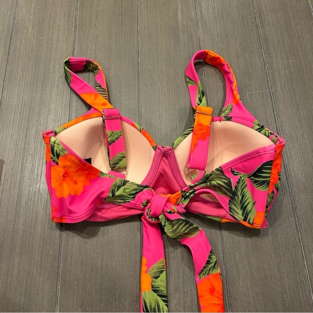 BEACH RIOT BIKINI SET!! - Picture 14 of 16